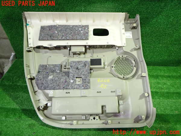 1UPJ-9242041234]デリカD：5(CV1W)右前ドア内張り 中古_4