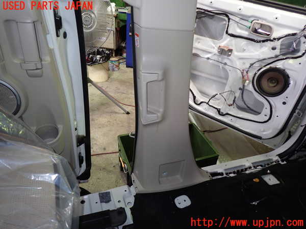 1UPJ-9242047670]デリカD：5(CV1W)左センターピラートリム 中古_3