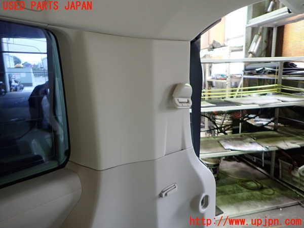 1UPJ-9242047675]デリカD：5(CV1W)右リアピラートリム 中古_3