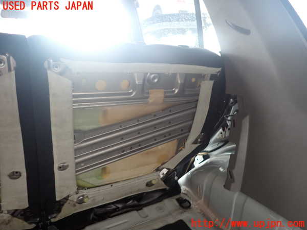 2UPJ-9242067405]ハイラックスサーフ(RZN180W)右リアシート 中古_4