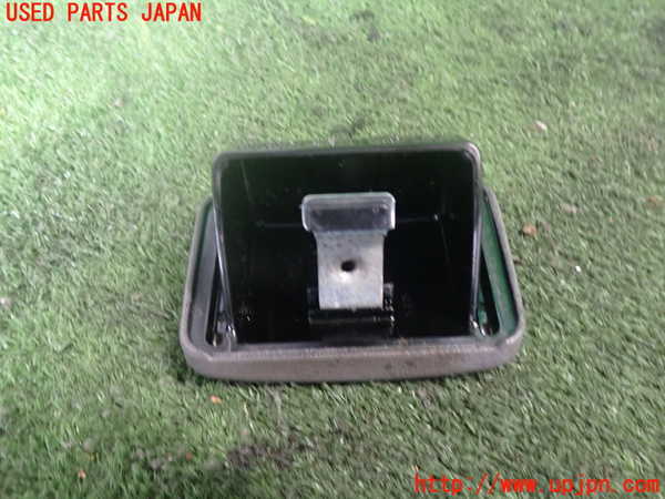 2UPJ-9242067822]ハイラックスサーフ(RZN180W)灰皿2 中古_2