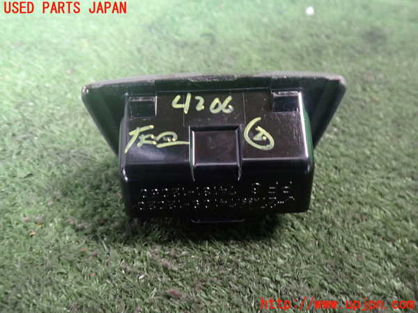 2UPJ-9242067822]ハイラックスサーフ(RZN180W)灰皿2 中古_3