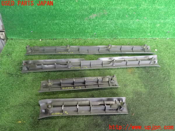 2UPJ-9242067740]ハイラックスサーフ(RZN180W)スカッフプレート 中古_2
