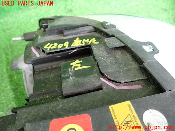 2UPJ-9242091132]マセラティ・クアトロポルテ(MQPS)左ヘッドライト (ジャンク品) HID 中古_3
