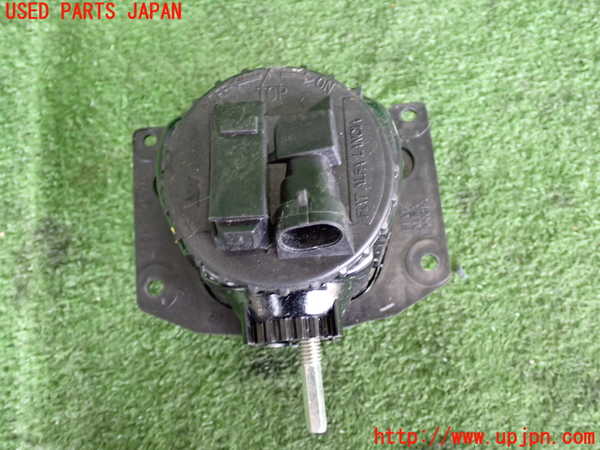 2UPJ-9242091182]マセラティ・クアトロポルテ(MQPS)左フォグ 中古_3