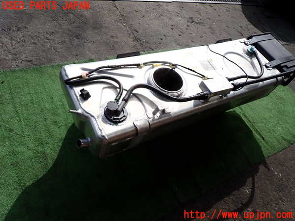 2UPJ-9242092500]マセラティ・クアトロポルテ(MQPS)燃料タンク 中古_4