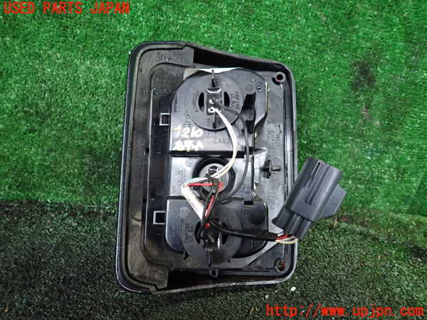 1UPJ-9242101530]ジープ・ラングラー アンリミテッド(JK36L)右テールランプ 中古_2
