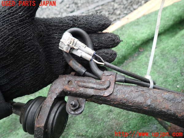 1UPJ-9242114290]ランクルプラド(RZJ95W)右フロントナックルハブ 中古_3