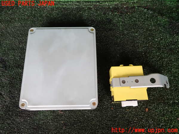 1UPJ-9242116110]ランクルプラド(RZJ95W)エンジンコンピューター 中古_4