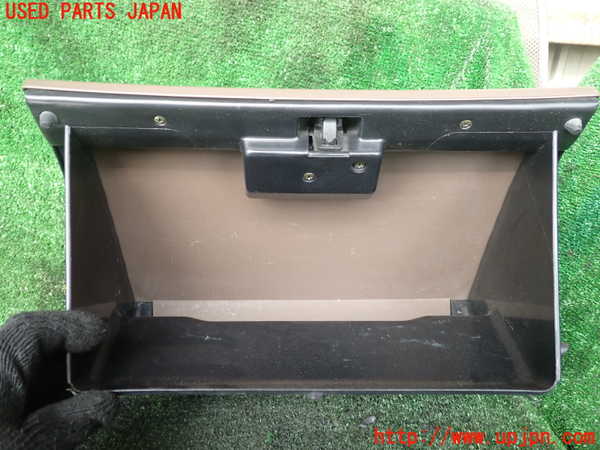 1UPJ-9242117516]ランクルプラド(RZJ95W)グローブボックス1 中古_4