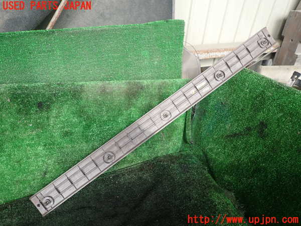 1UPJ-9242117771]ランクルプラド(RZJ95W)ラゲッジトレイ1 中古_2