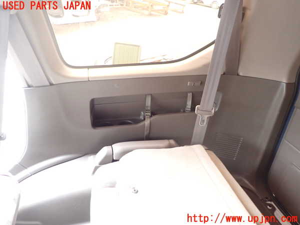 1UPJ-9242117675]ランクルプラド(RZJ95W)右リアピラートリム 中古_4
