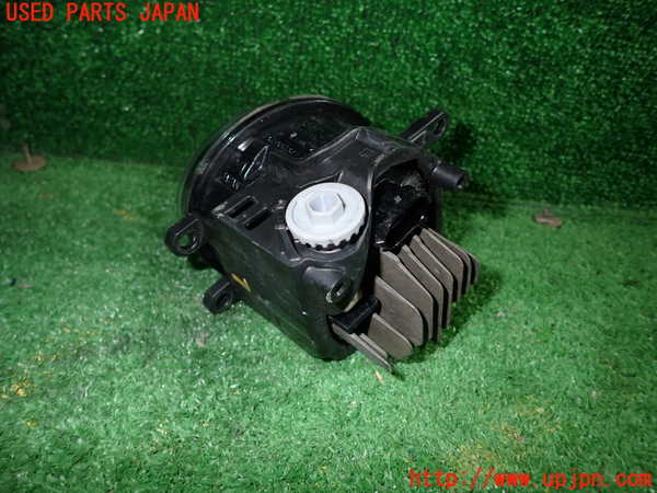 1UPJ-9242121182]GRヤリス(YARIS)(MXPA12)左フォグ 中古_3