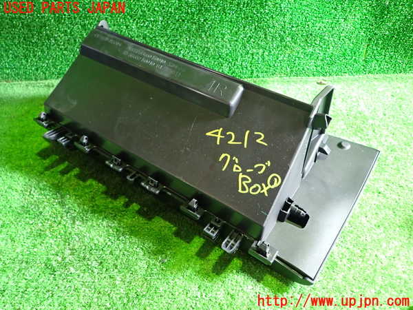 1UPJ-9242127516]GRヤリス(YARIS)(MXPA12)グローブボックス1 中古_3