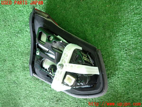2UPJ-9242131550]ベンツ C200 4MATIC ステーションワゴン S205(205278C)右リアフィニッシャー 中古_2