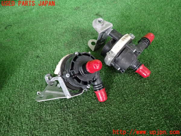2UPJ-9242132110]ベンツ C200 4MATIC ステーションワゴン S205(205278C)ウォーターポンプ 中古_2