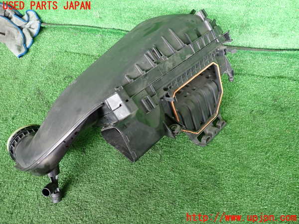 2UPJ-9242132560]ベンツ C200 4MATIC ステーションワゴン S205(205278C)エアクリーナーボックス 中古_2