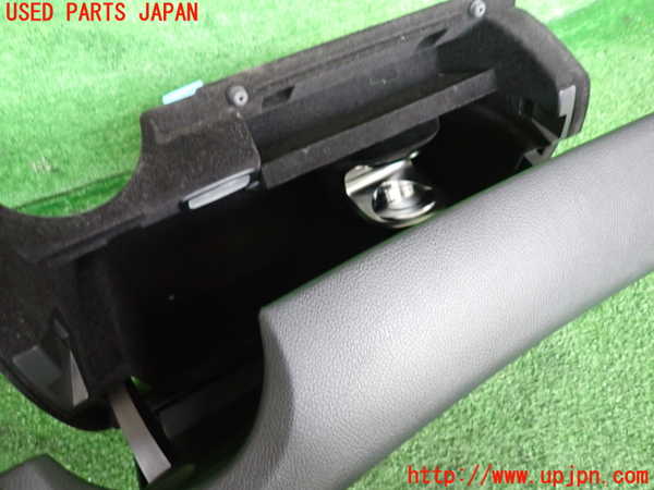 2UPJ-9242137516]ベンツ C200 4MATIC ステーションワゴン S205(205278C)グローブボックス1 中古_3