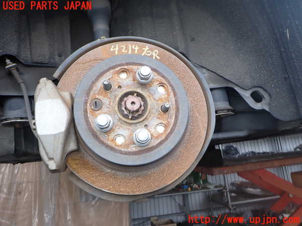 2UPJ-9242144300]セルシオ(UCF31)右リアナックルハブ 中古_2