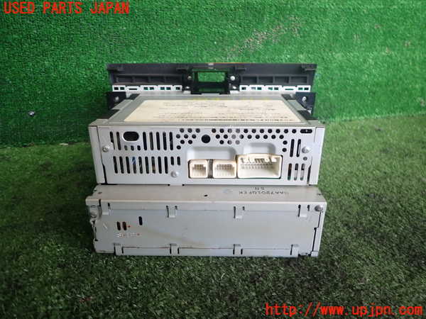 2UPJ-9242146500]セルシオ(UCF31)CD&MDプレイヤー 中古_2