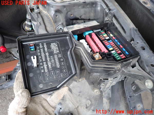 2UPJ-9242156742]レクサス・RX350(GGL15W)ヒューズボックス2 中古 (エンジンルーム 助手席側)_2