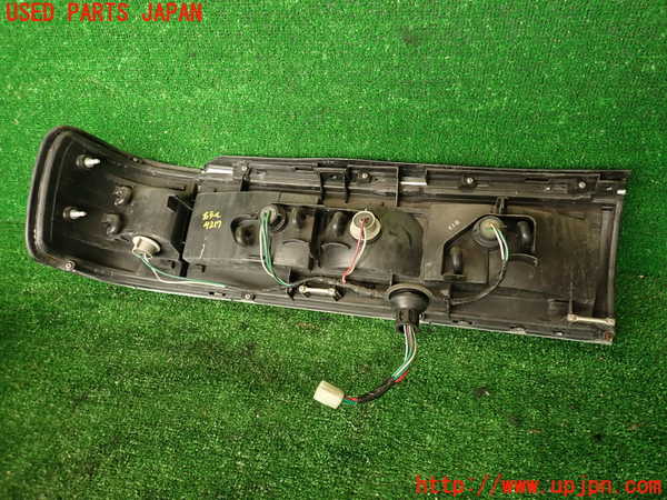 2UPJ-9242171530]クレスタ(GX81)右テールランプ (ジャンク品) 中古_3