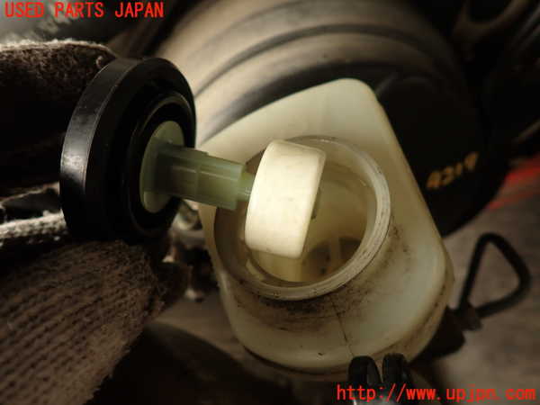 2UPJ-9242174050]クレスタ(GX81)ブレーキマスターシリンダー 中古_3