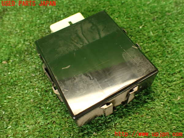 2UPJ-9242176148]クレスタ(GX81)コンピューター3 (87989-22010) 中古_2