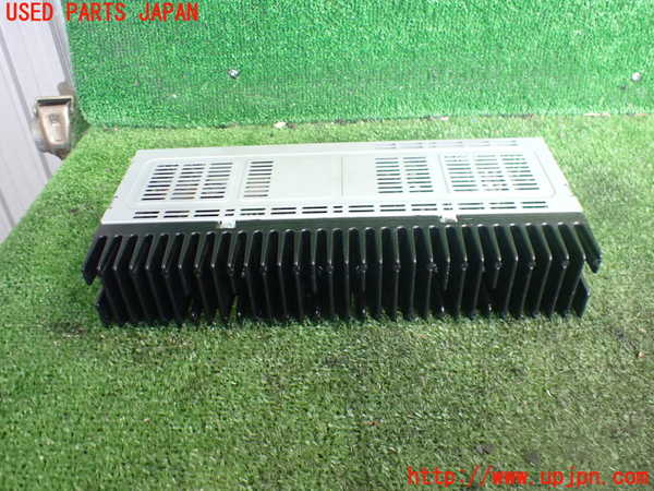 2UPJ-9242186525]セルシオ(UCF31)アンプ 中古_2