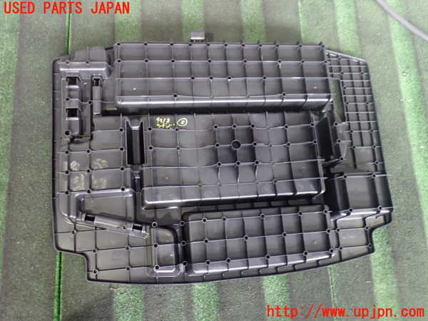 2UPJ-9242187772]セルシオ(UCF31)ラゲッジトレイ2 中古_2