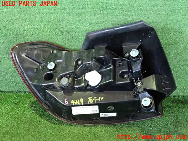 2UPJ-9242191530]ベンツ EQA250(243701C)H243系 右テールランプ 中古_2