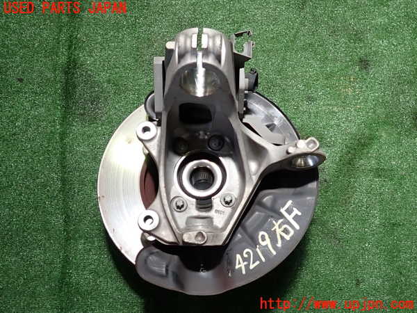 2UPJ-9242194290]ベンツ EQA250(243701C)H243系 右フロントナックルハブ 中古_2