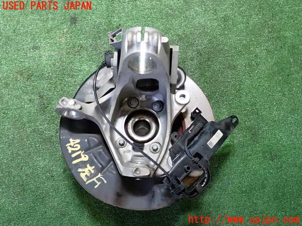 2UPJ-9242194295]ベンツ EQA250(243701C)H243系 左フロントナックルハブ 中古_2
