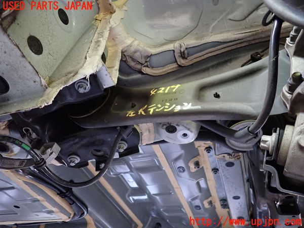 2UPJ-9242195330]ベンツ EQA250(243701C)H243系 左リアテンションロッド 中古_2