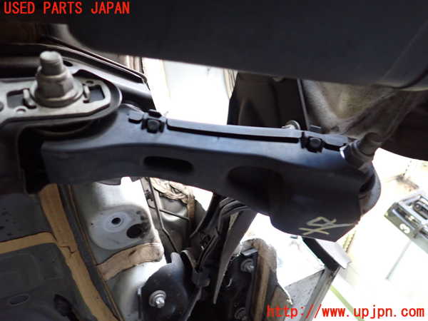 2UPJ-9242195205]ベンツ EQA250(243701C)H243系 右リアロアアーム2 中古_2