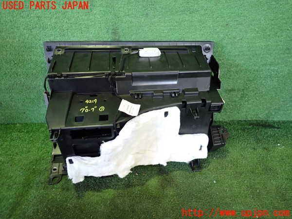 2UPJ-9242197516]ベンツ EQA250(243701C)H243系 グローブボックス1 中古_3