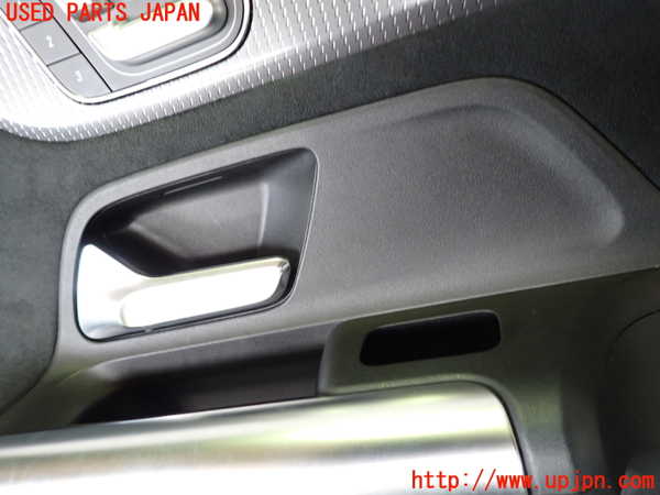 2UPJ-9242191264]ベンツ EQA250(243701C)H243系 左前ドア内張り 中古_2