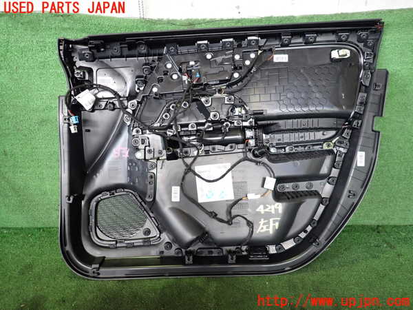 2UPJ-9242191264]ベンツ EQA250(243701C)H243系 左前ドア内張り 中古_3
