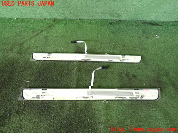 2UPJ-9242197740]ベンツ EQA250(243701C)H243系 スカッフプレート 中古_2