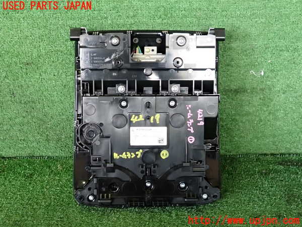 2UPJ-9242196411]ベンツ EQA250(243701C)H243系 ルームランプ1 中古 (1列目 真中)_2