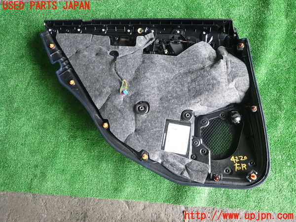 1UPJ-9242201294]ベンツ E350 ステーションワゴン(212259C)(S212)右後ドア内張り 中古_4