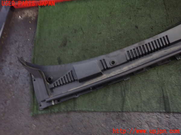 2UPJ-9242211190]ボルボ・EX30(2E400R)カウルトップ 中古_2