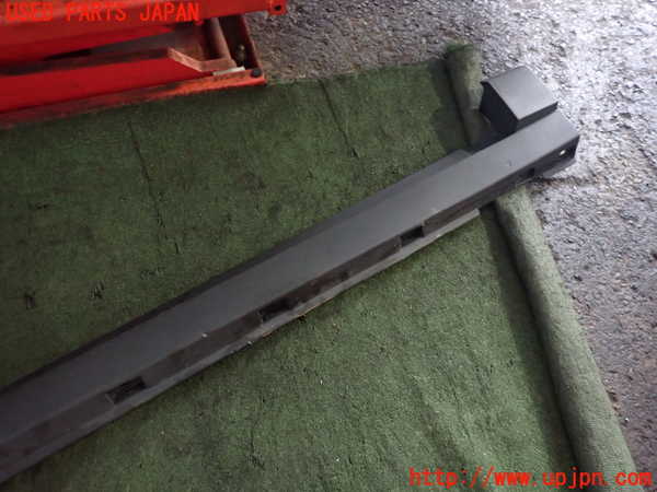 2UPJ-9242211390]ボルボ・EX30(2E400R)右サイドステップ 中古_2