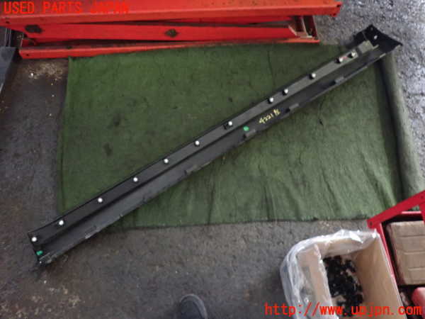 2UPJ-9242211392]ボルボ・EX30(2E400R)左サイドステップ 中古_4