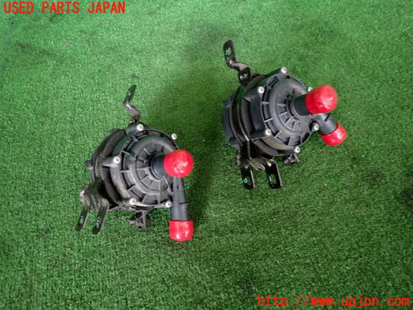 2UPJ-9242212110]ボルボ・EX30(2E400R)ウォーターポンプ 中古_2