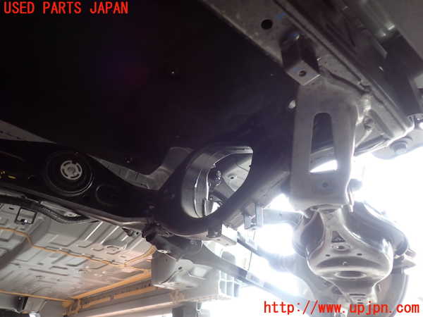 2UPJ-9242215295]ボルボ・EX30(2E400R)リアメンバー 中古_3
