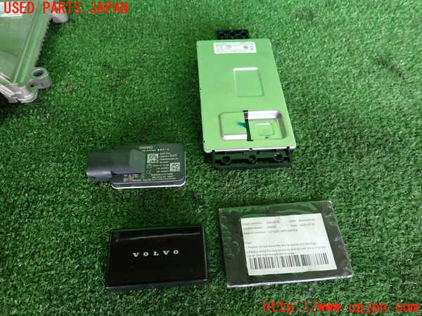 2UPJ-9242216110]ボルボ・EX30(2E400R)エンジンコンピューター 中古_3
