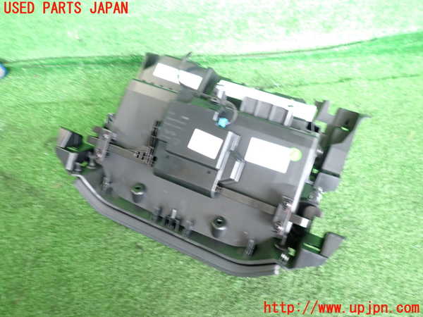 2UPJ-9242217516]ボルボ・EX30(2E400R)グローブボックス1 中古_2