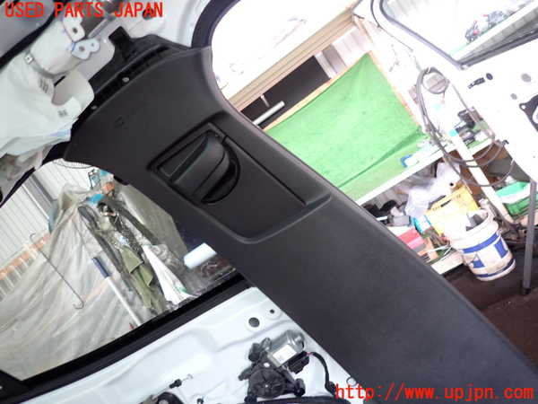 2UPJ-9242217670]ボルボ・EX30(2E400R)左センターピラートリム 中古_2