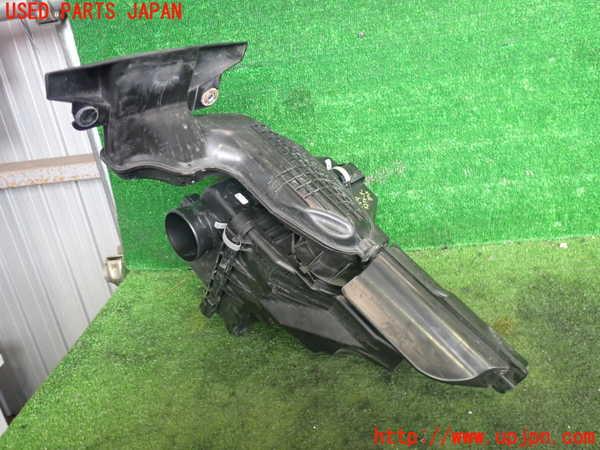 2UPJ-9242242560]CX-8(KG2P)エアクリーナーボックス 中古_2